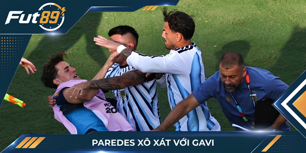Paredes xô xát với Gavi