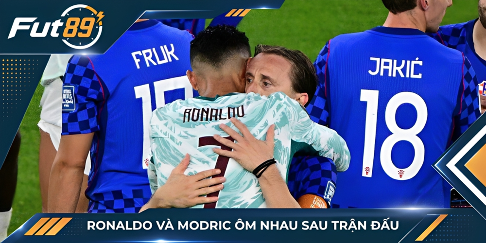 Ronaldo và Modric ôm nhau sau trận đấu