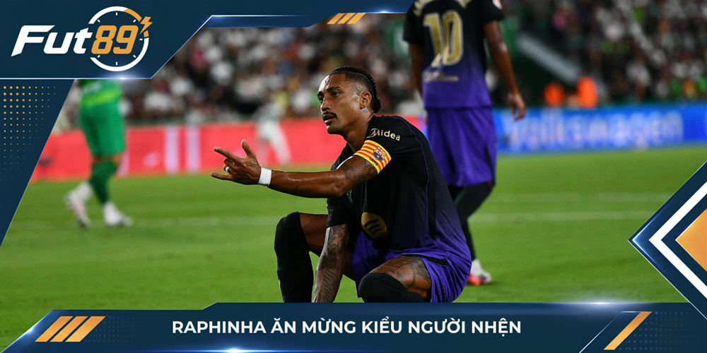 Raphinha ăn mừng kiểu Người Nhện