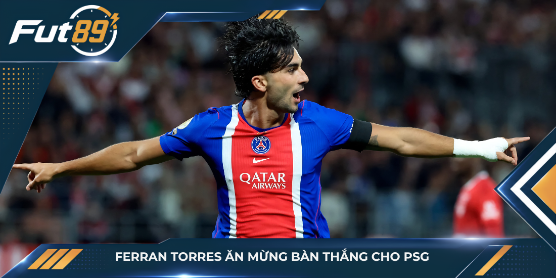Ferran Torres ăn mừng bàn thắng cho PSG