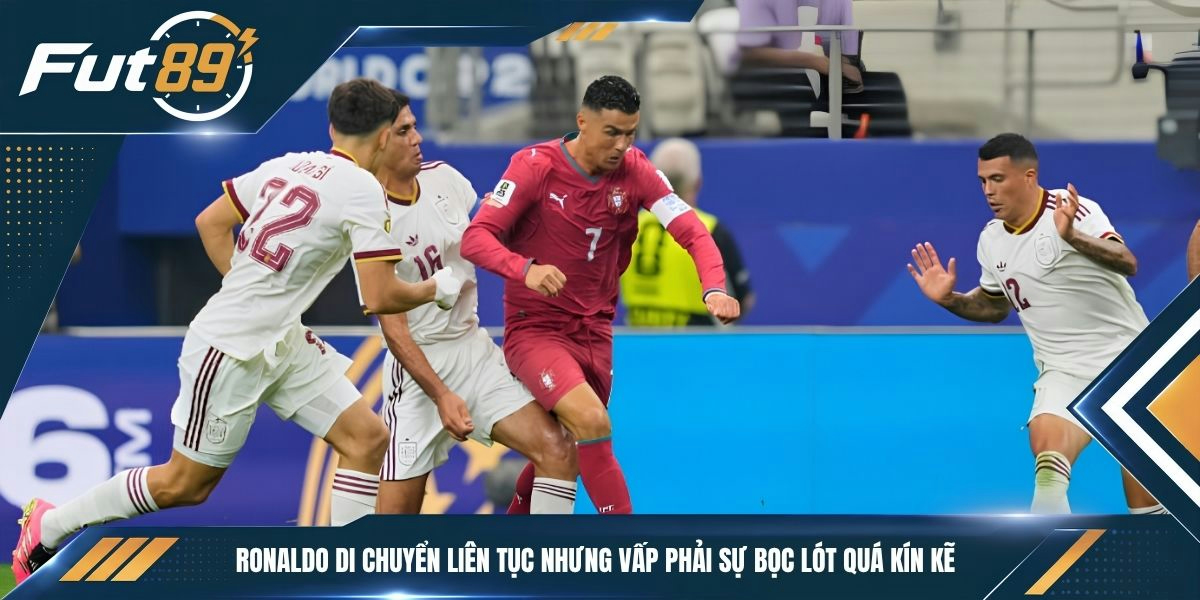 Ronaldo di chuyển liên tục nhưng vấp phải sự bọc lót quá kín kẽ