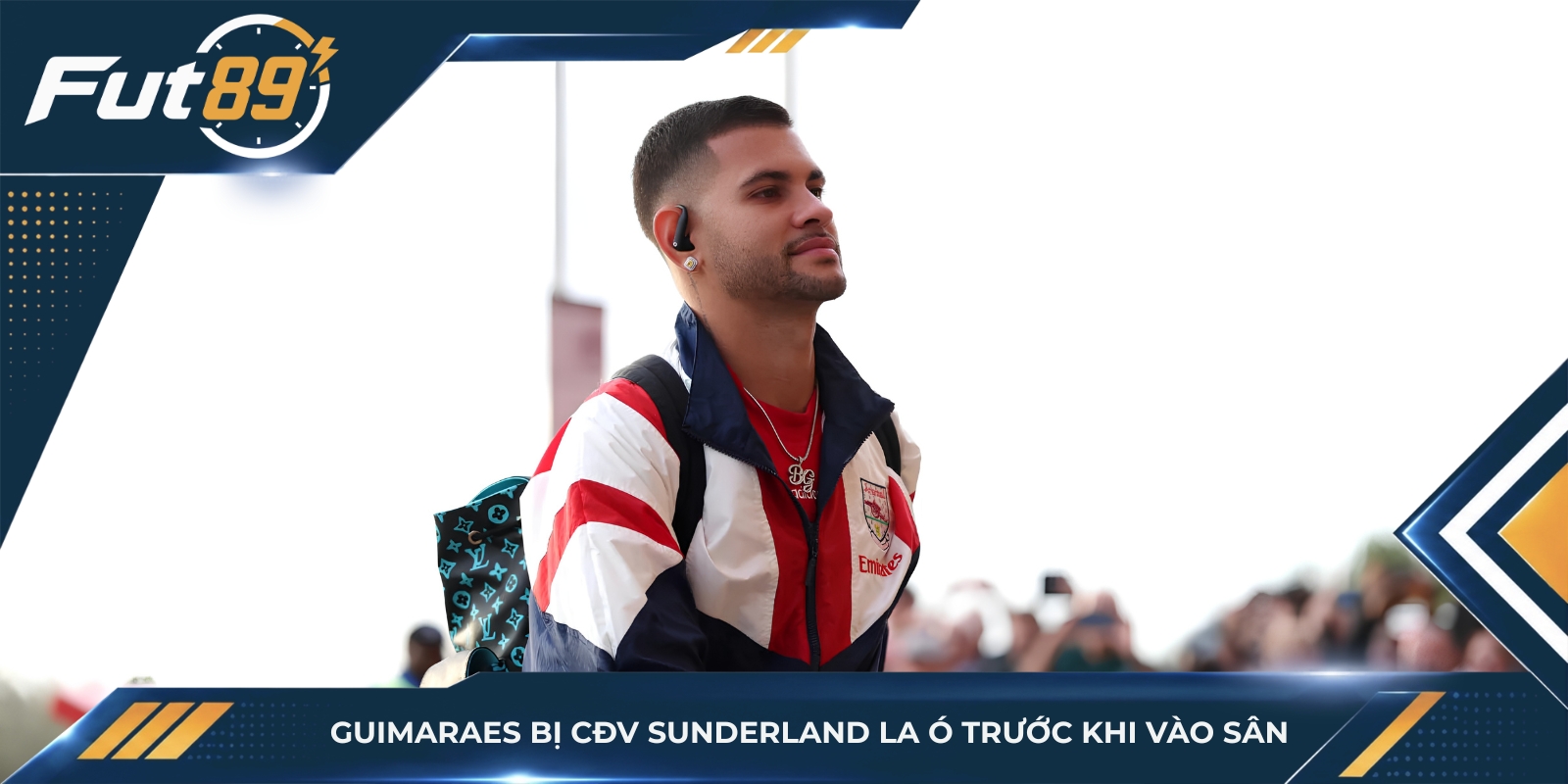 Guimaraes bị CĐV Sunderland la ó trước khi vào sân